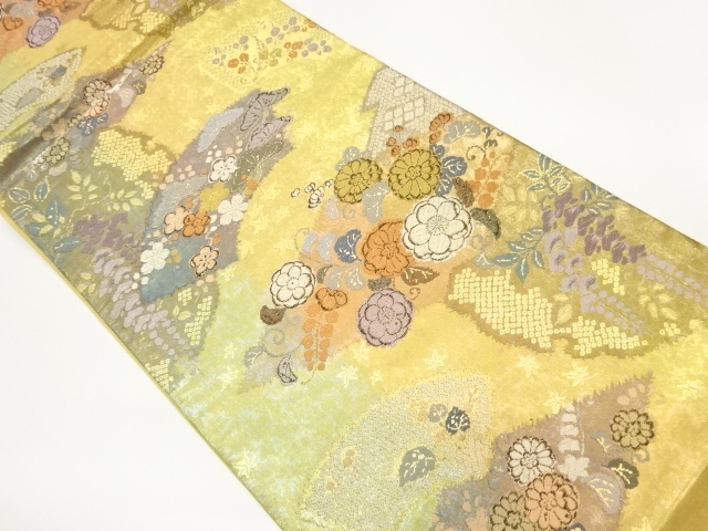 引箔松皮菱に地紙・辻が花模様織出し袋帯